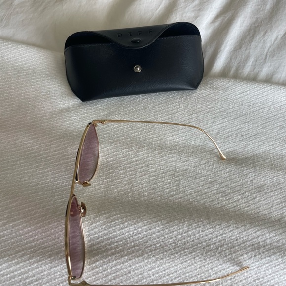 diff sunglasses ! - Picture 3 of 3